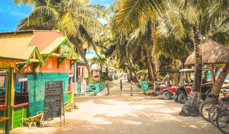 23 UnBelizeable Things To Do In Caye Caulker, Belize - Kate Crossing